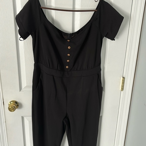 Black jumpsuit - Picture 2 of 7